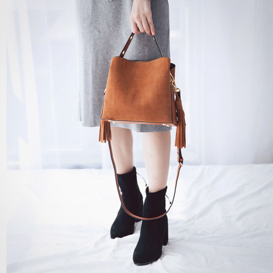 Zippered with Decorative Wardware PU Fashion Crossbody Handbag (WDL0050)