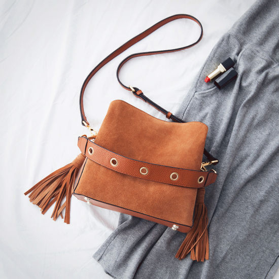 Zippered with Decorative Wardware PU Fashion Crossbody Handbag (WDL0050)