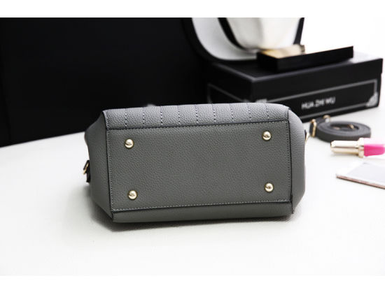 Classic Stitching Strap Fashion Lady Handbag with Nice Charm (WDL0201)
